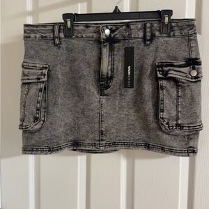 Fashion Nova Black and Gray Mini Skirt